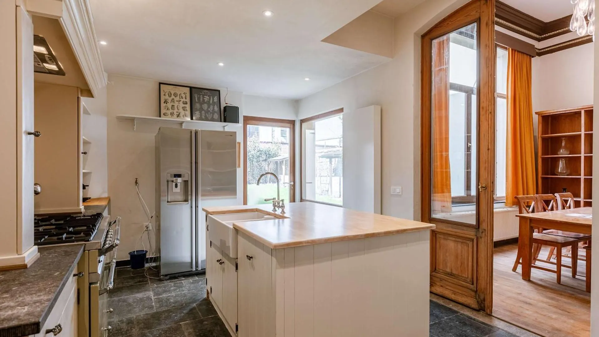 Huswell - Stay At Cape Montigny In Ghent 0*,  Belgium